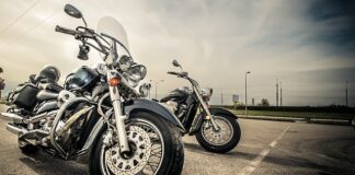 Ile jedzie motor 1000?