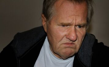 Jak ręcznie szlifować drewno? Jak ręcznie szlifować drewno?