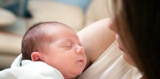 Czy trzeba gruntować klej na styropianie?