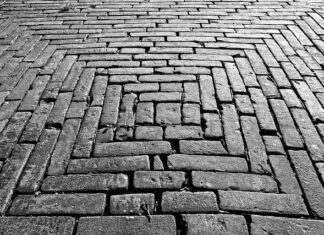 Jak układać bruk klinkierowy?